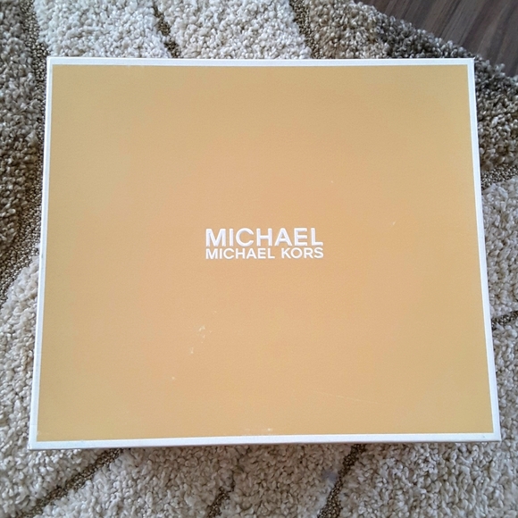Michael Kors Wyatt Bootie - Picture 1 of 8